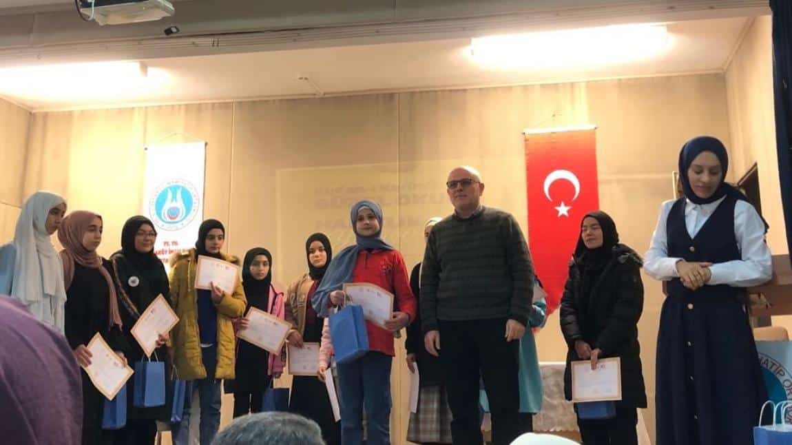 İlçemizde yapılan Kız Kuran’ı Kerim’i güzel okuma yarışmasına katıldık